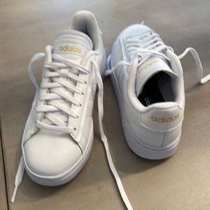 Women’s Cloudfoam Adidas court sneakers.  Worn once for 5 mins.